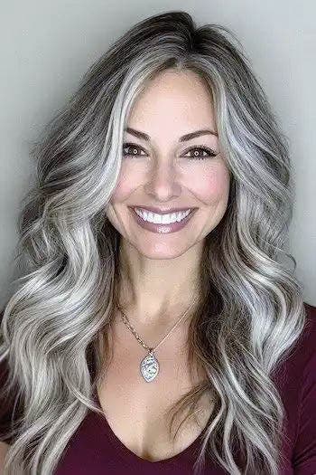 Frange rideau avec cheveux poivre et sel dégradés Frange rideau avec cheveux poivre et sel dégradés