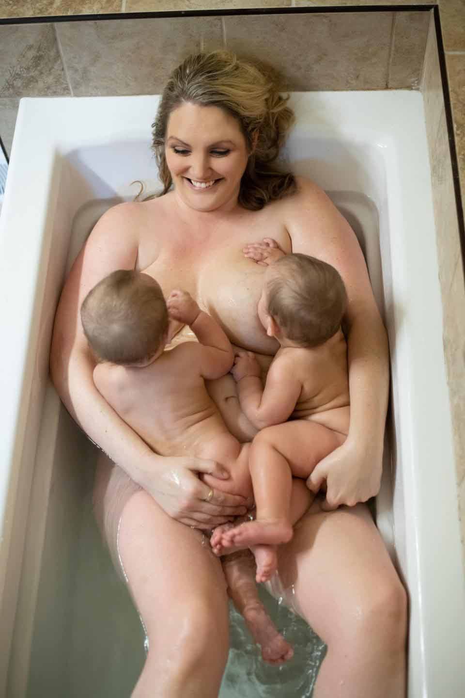 Jennifer partage des photos d’elle nue en train d’allaiter ses bébés