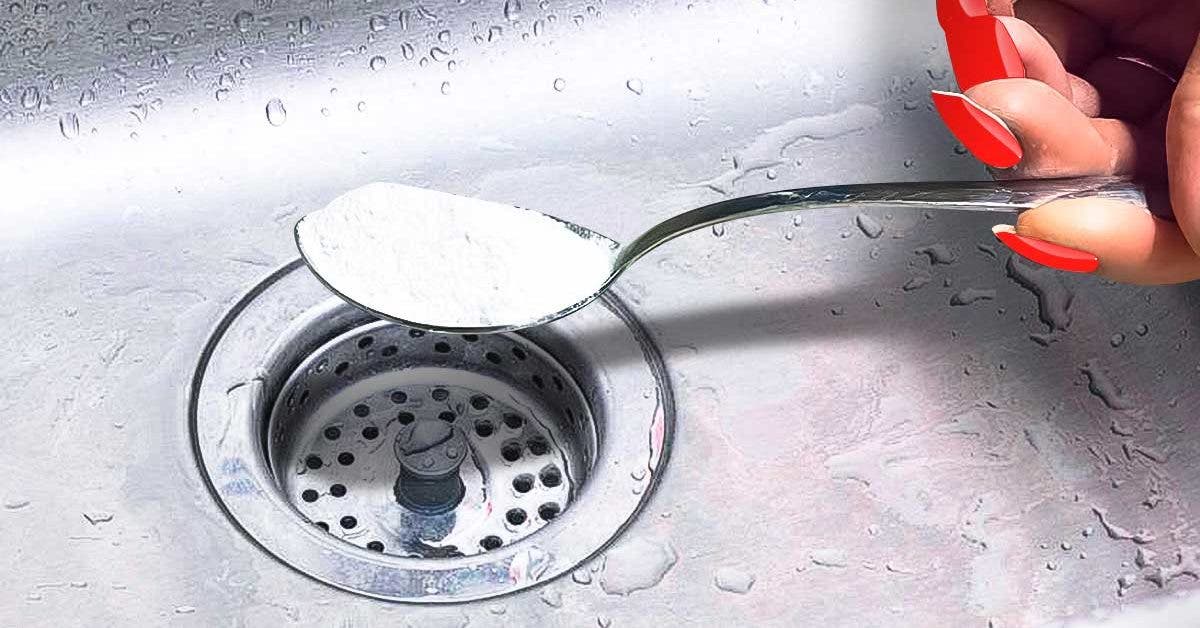 L’astuce des plombiers pour déboucher les canalisations et éradiquer les mauvaises odeur001