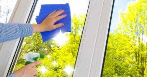 L’astuce pour nettoyer les vitres et les garder propres 5 fois plus longtemps