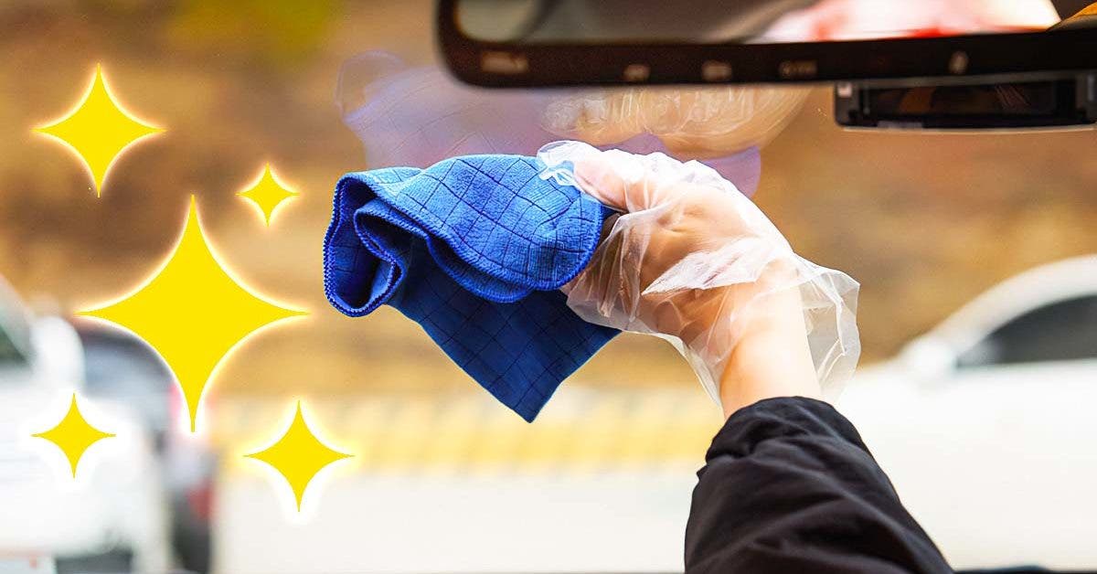 L’astuce pour nettoyer l'intérieur du pare-brise de votre voiture sans laisser de traces