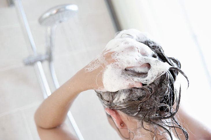 Laver ses cheveux