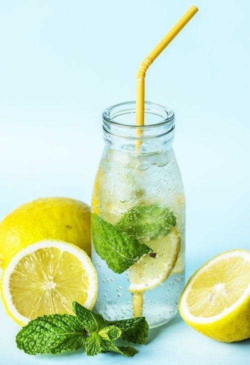 El limón congelado es una medicina natural increíble que la gente no conoce