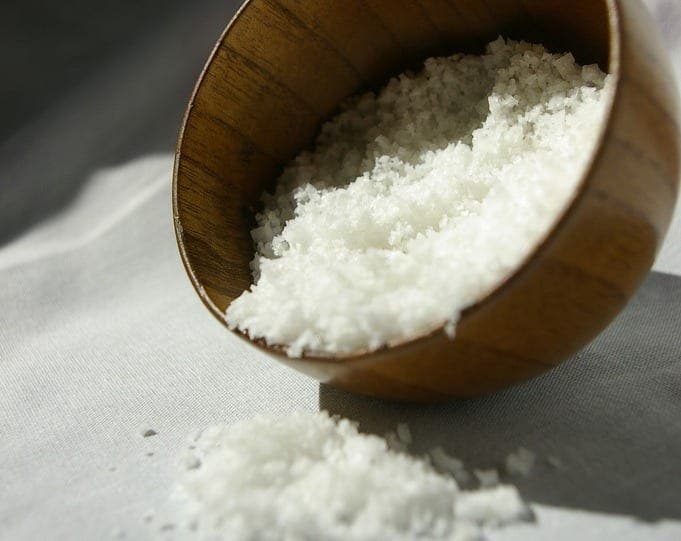 Le pouvoir nettoyant des bols de sel pour éliminer l’énergie négative de la maison