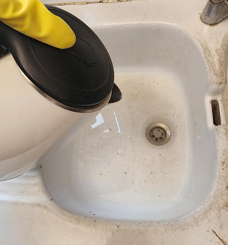 Comment déboucher une canalisation : 10 trucs et astuces !