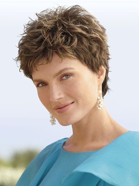 Les coupes de cheveux qui rajeunissent les femmes 4 - Coiffures rajeunissantes pour les femmes de plus de 35 ans : 10 coiffures idéales