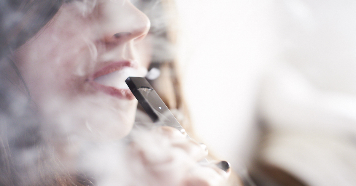 Les scientifiques affirment que la cigarette électronique est aussi nocive pour les poumons que la cigarette