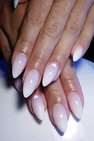 Manucure baby boomer avec nail art