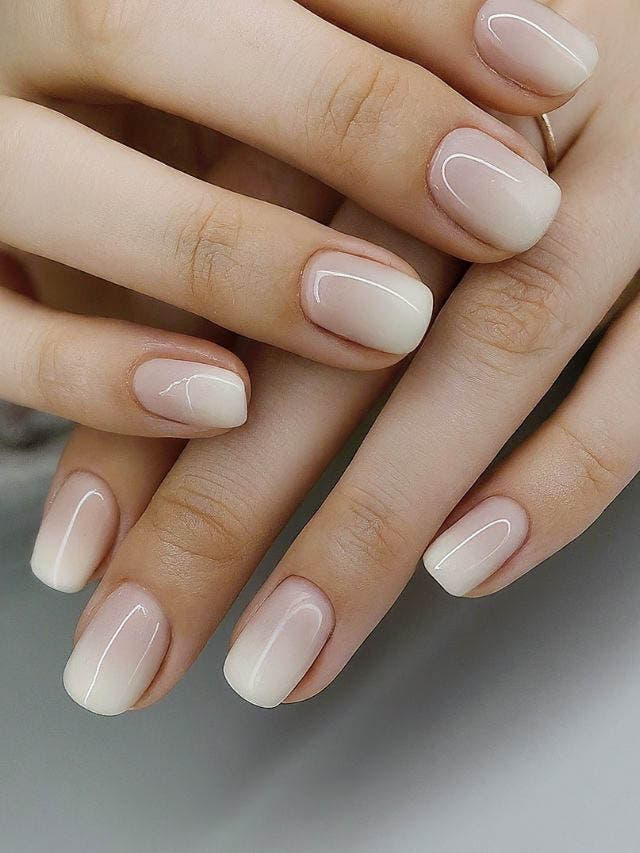 Manucure baby boomer couleur beige