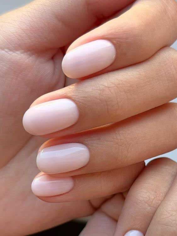 Les bienfaits d'une manucure au gel vs vernis classique - LM Cosmetic