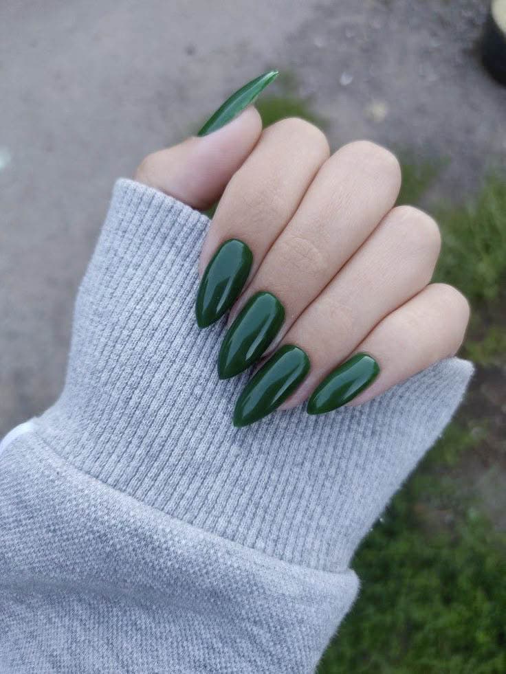 Manucure couleur vert sapin Manucure couleur vert sapin