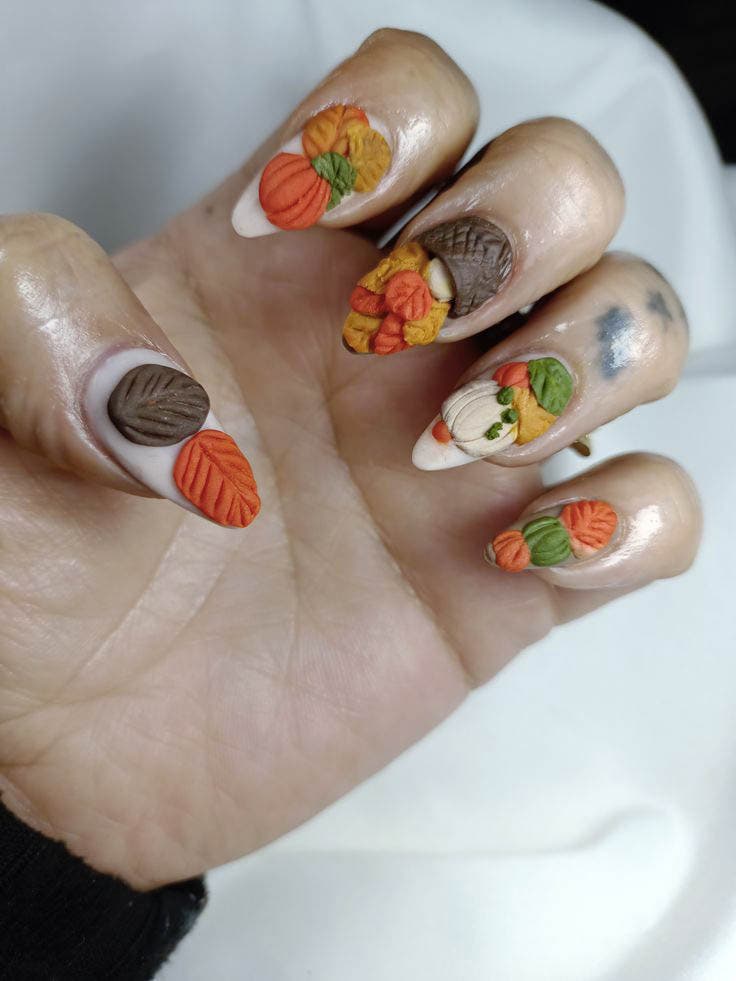 Manucure en 3D couleur d'automne Manucure en 3D couleur d'automne