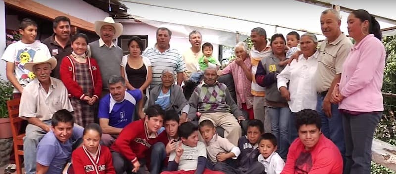 Maries depuis 81 ans avec 110 petits enfants et plus heureux que jamais 2 1