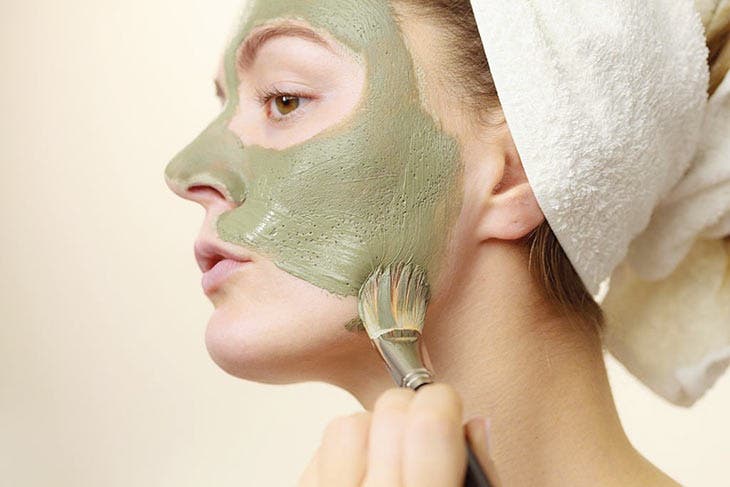 Masque de visage à l'argile verte