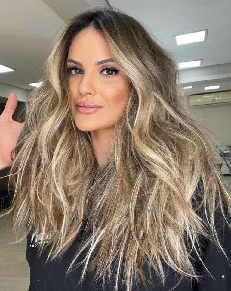 Mèche blonde 15 inspirations pour votre coloration en 2024