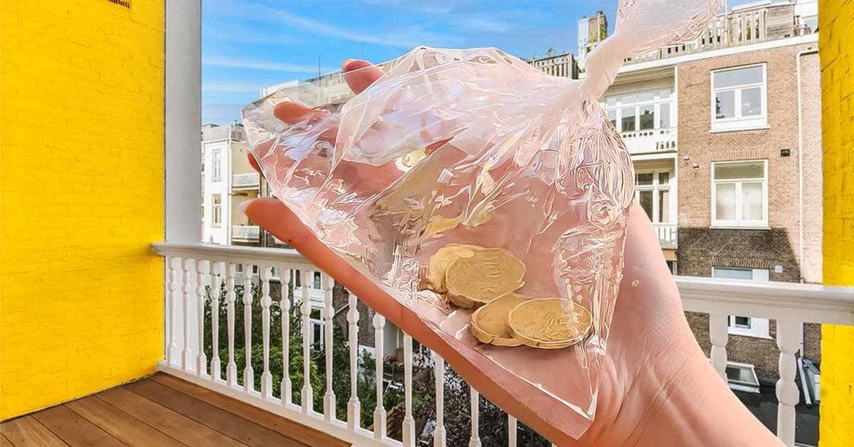 Mettez un sac en plastique avec des pièces dans le balcon cela résout l’un des plus grands problèmes de la maison final
