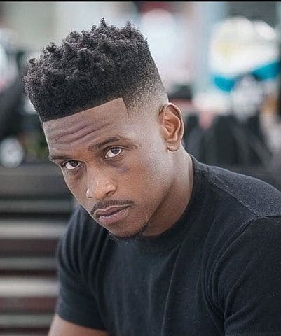 Mid taper sur cheveux afro Mid taper sur cheveux afro