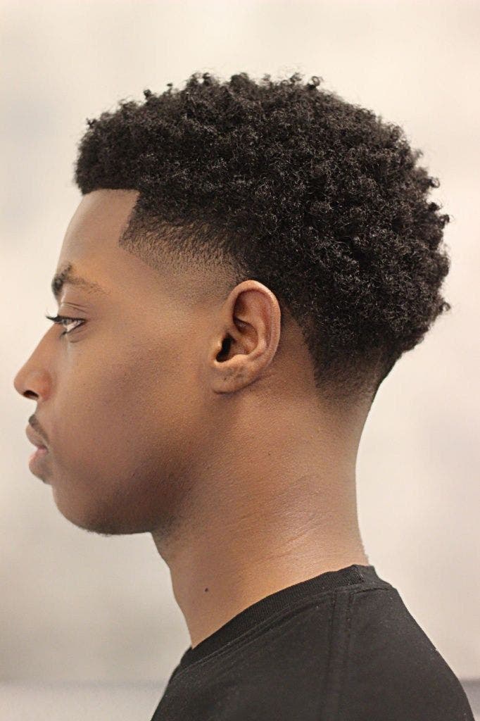 Mid taper sur cheveux afro Mid taper sur cheveux afro
