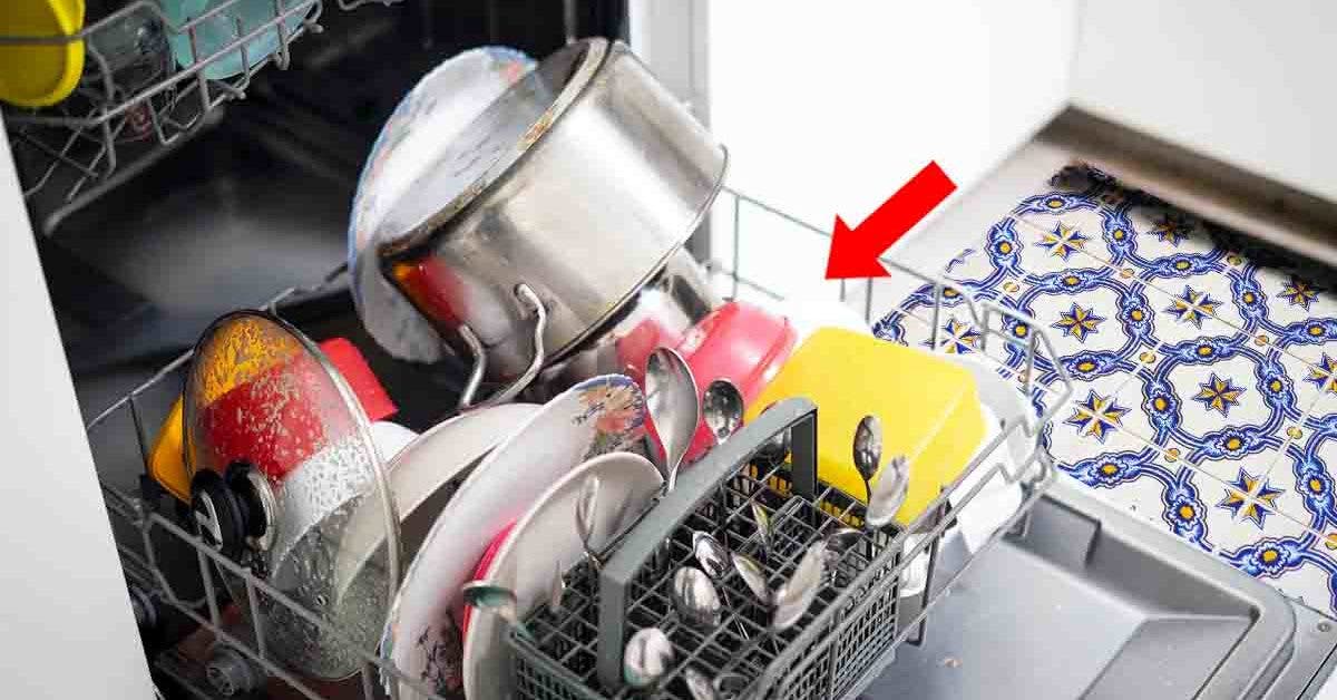 ne faites plus cette erreur avant de mettre la vaisselle dans le lave-vaisselle