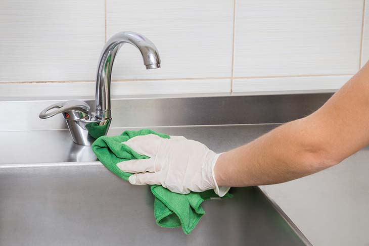stainless steel sink cleaning