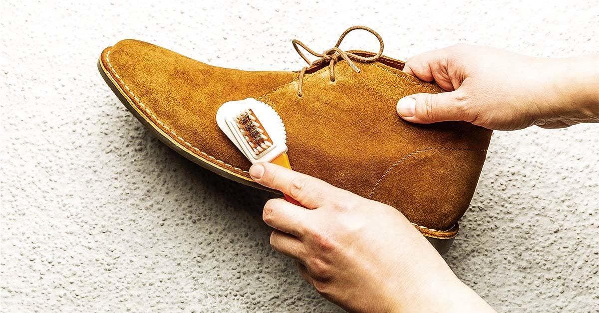 Nettoyer chaussures en daim 9 astuces pour enlever les taches et précautions à prendre