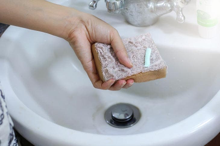 Clean the sinks with toothpaste