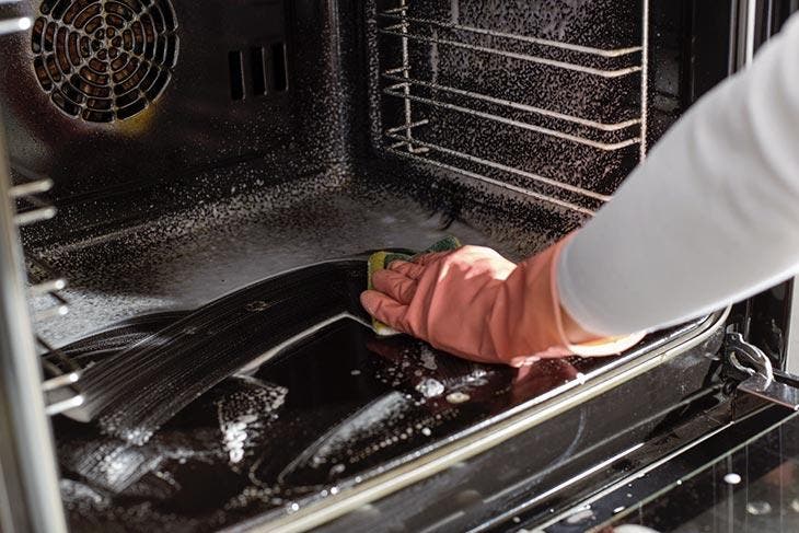 Limpiar el interior del horno