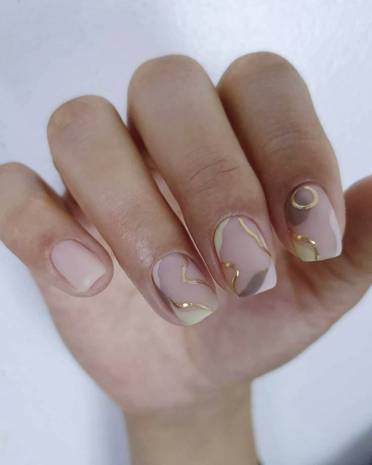 Ongles Courts Abstraits en Acrylique nude, blanc, gris, vert pistache Ongles Courts Abstraits en Acrylique nude, blanc, gris, vert pistache