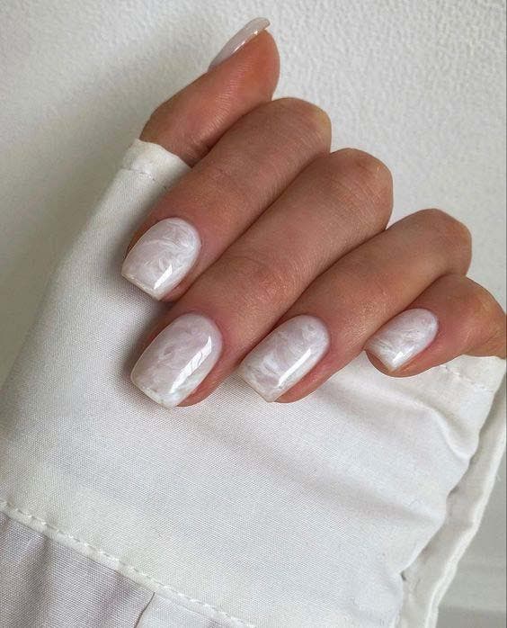 Ongles courts en acrylique marbré1 Ongles courts en acrylique marbré1