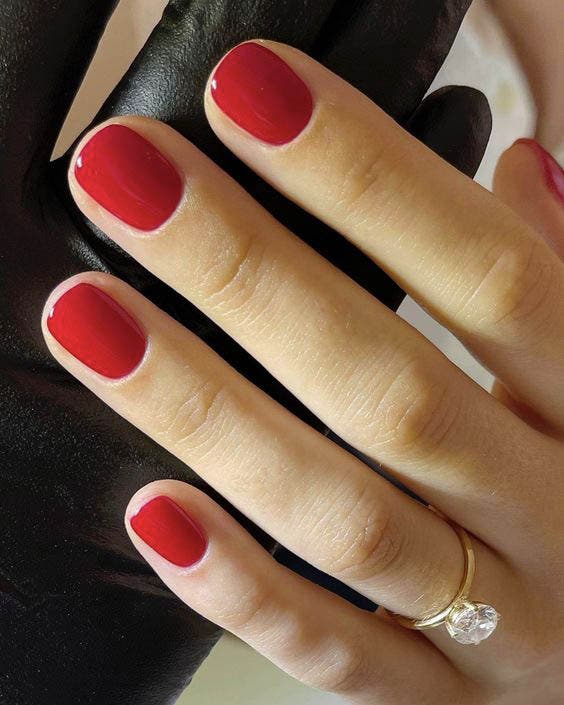 Ongles courts rouges Ongles courts rouges