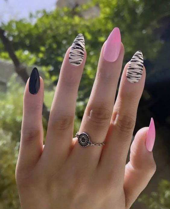 Unhas de amêndoa com animal print1