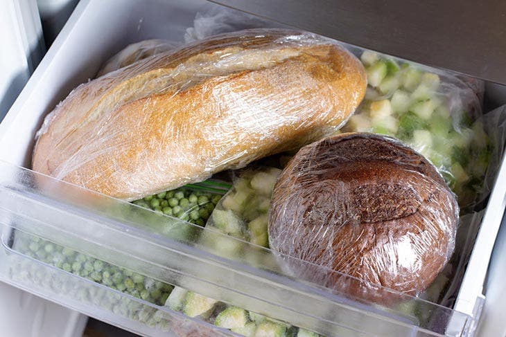 Pan guardado en el congelador