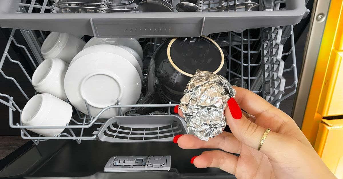 Papier aluminium dans le lave-vaisselle - voici pourquoi vous devriez le faire_