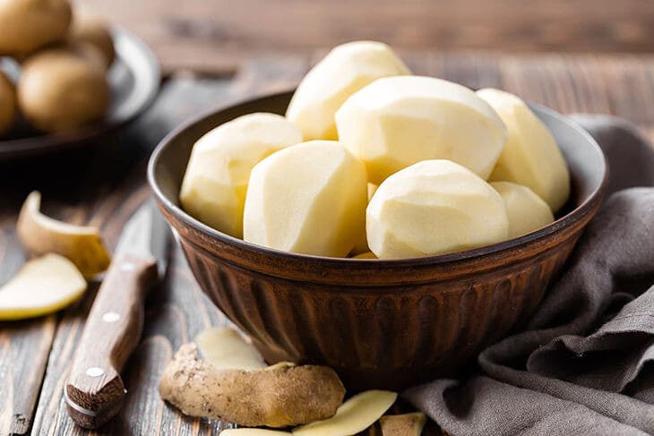 Pommes de terre pelées Pommes de terre pelées