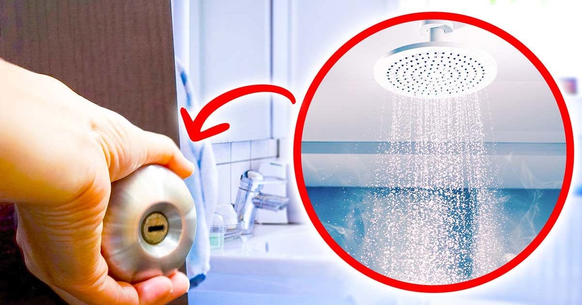 Pourquoi est-il important de laisser la porte de la salle de bain ouverte après la douche