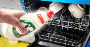 Pourquoi est-il important mettre du liquide vaisselle dans le lave-vaisselle