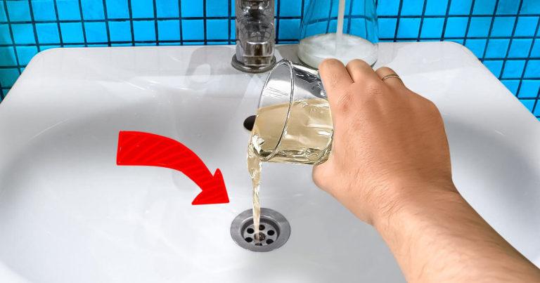 Comment déboucher le lavabo sans démonter le siphon