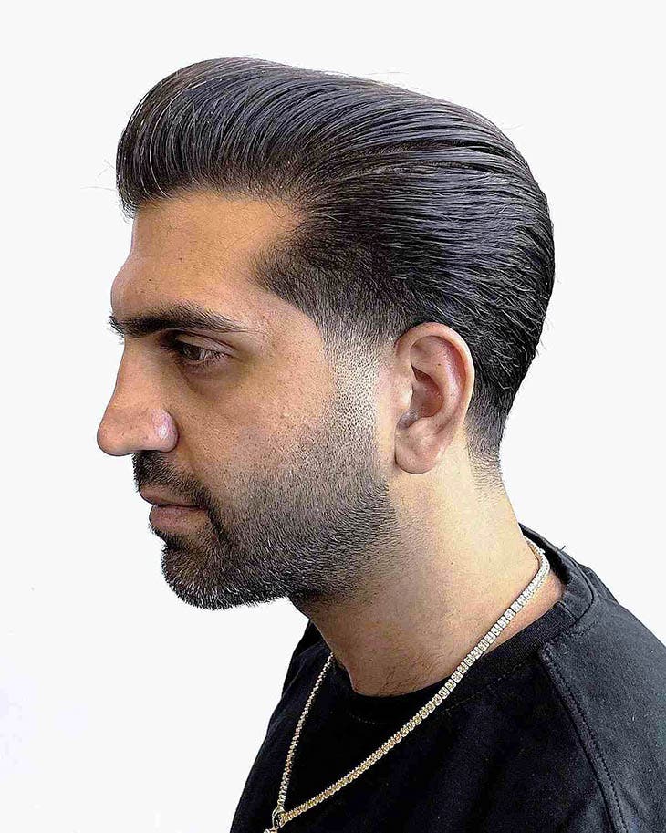 Quiff rétro lissé et taper bas Quiff rétro lissé et taper bas