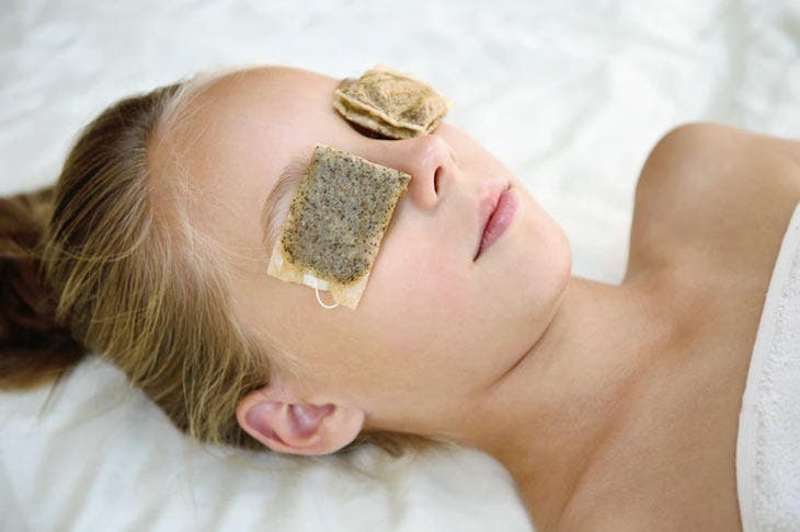 Tea bags to reduce the appearance of dark circles