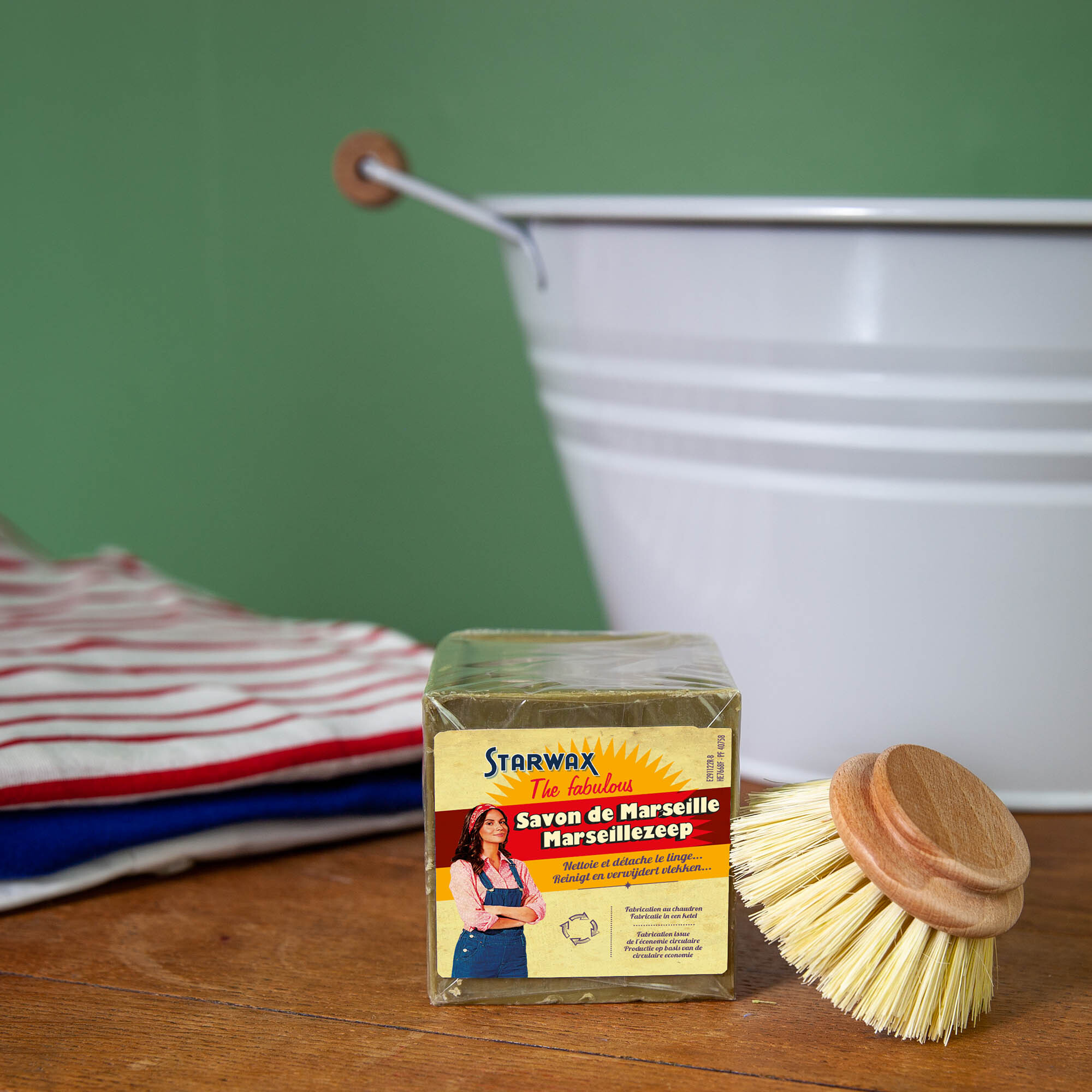 Savon de Marseille pour nettoyer.