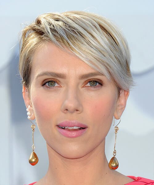 Scarlet Johansson with the short haircut