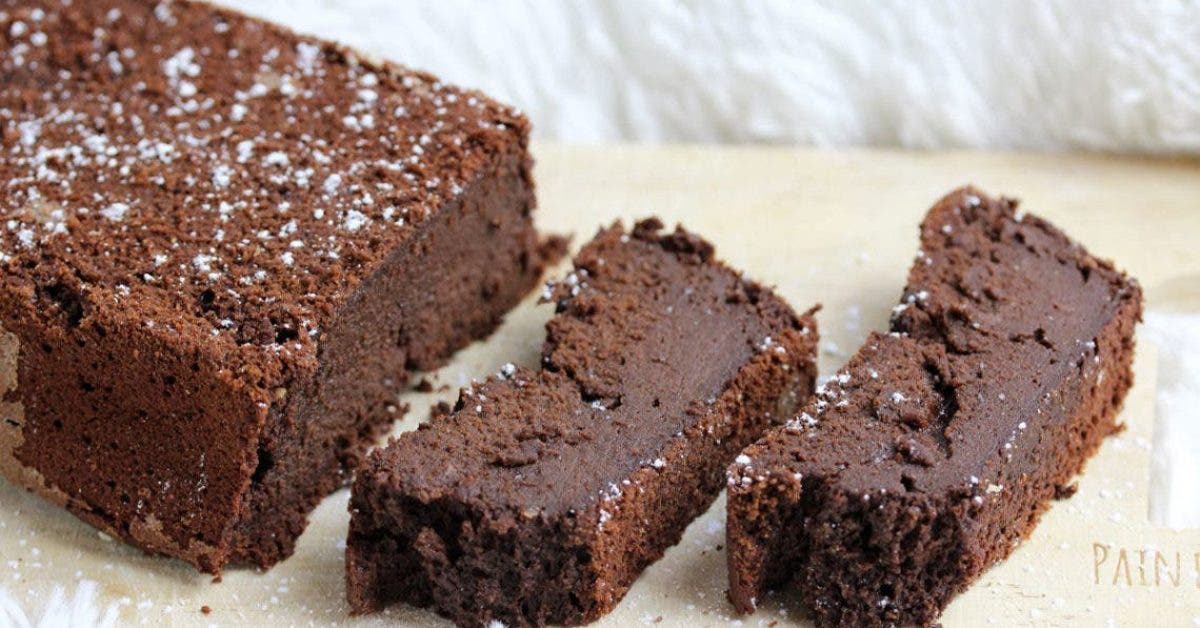 Seulement pour les amateurs de chocolat, succombez au brownies sans sucres, sans farines et sans beurres