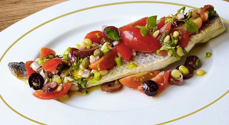 Filete de atún con salsa virgen