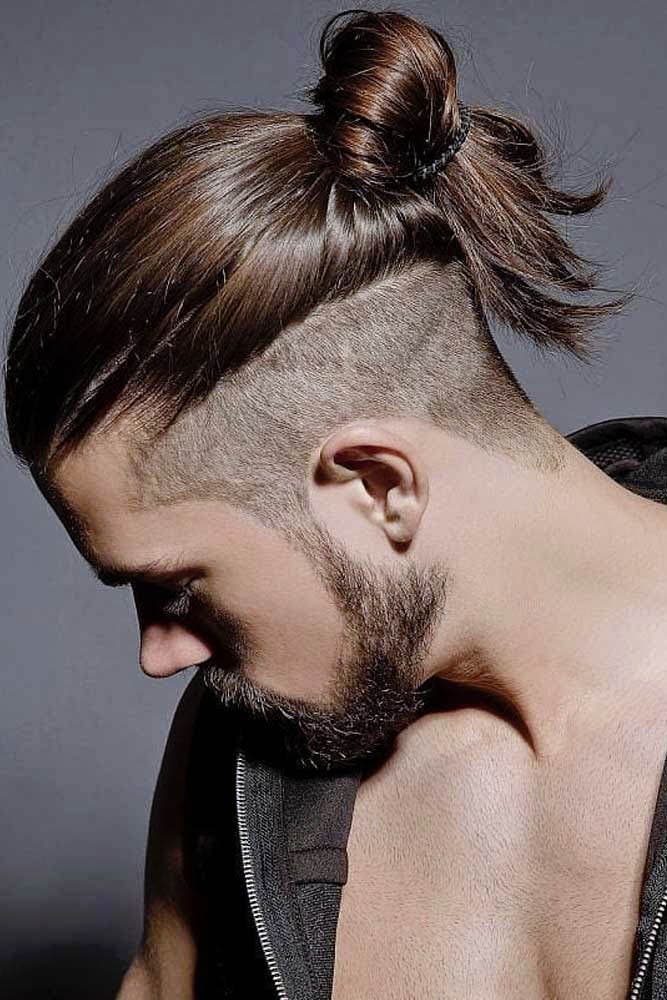 Taper cheveux longs avec chignon samouraï