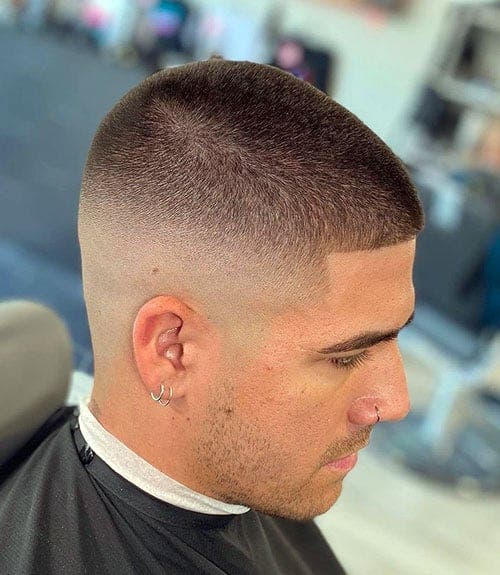 Taper fade sur coupe buzz Taper fade sur coupe buzz