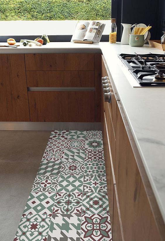 Alfombra efecto azulejo en la cocina