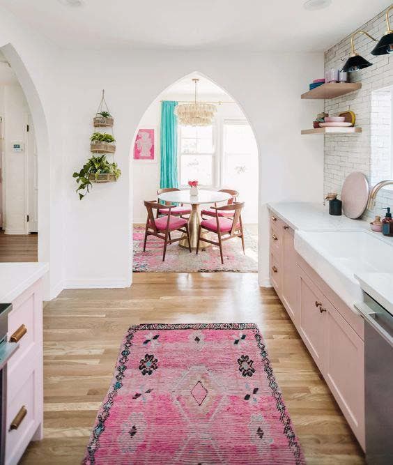 alfombra marroquí en la cocina 