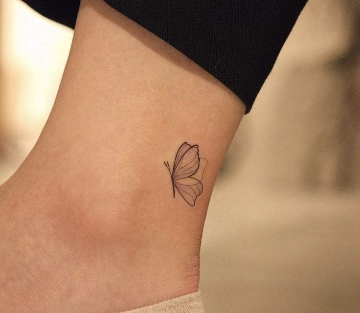 Tatouage papillon minimaliste Tatouage papillon minimaliste