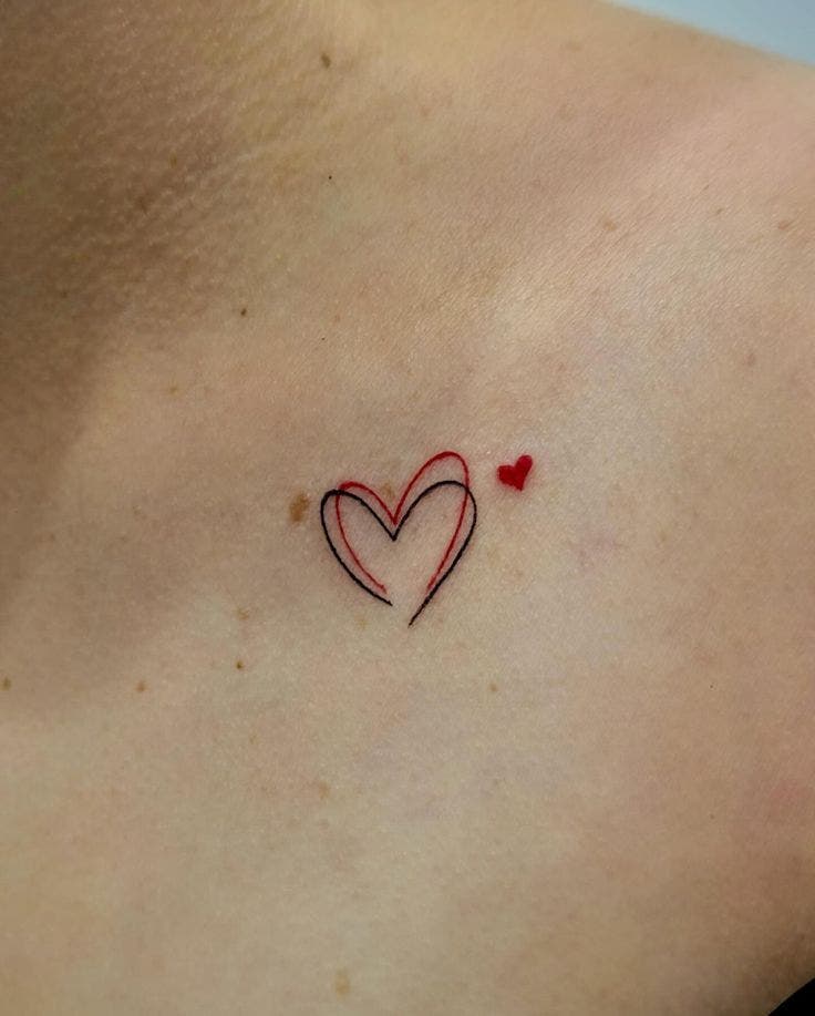 Tatouage petits cœurs minimalistes Tatouage petits cœurs minimalistes