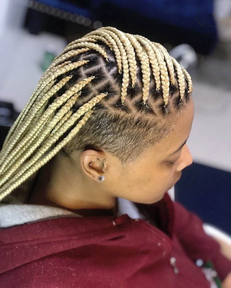 Tresse africaine avec Undercut Tresse africaine avec Undercut